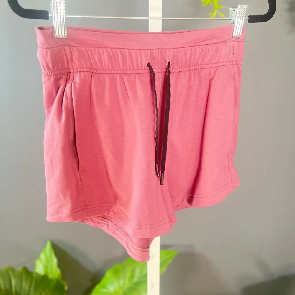 Lululemon - Picture 1 of 14